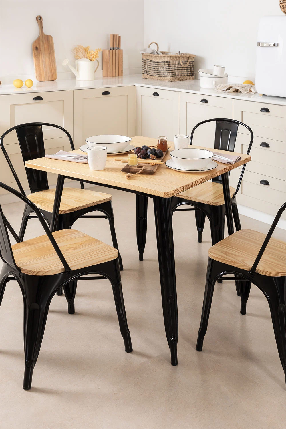 Comedor Tolix Mesa Cuadrada 70x70cm Y 4 Sillas Tolix Asiento Madera