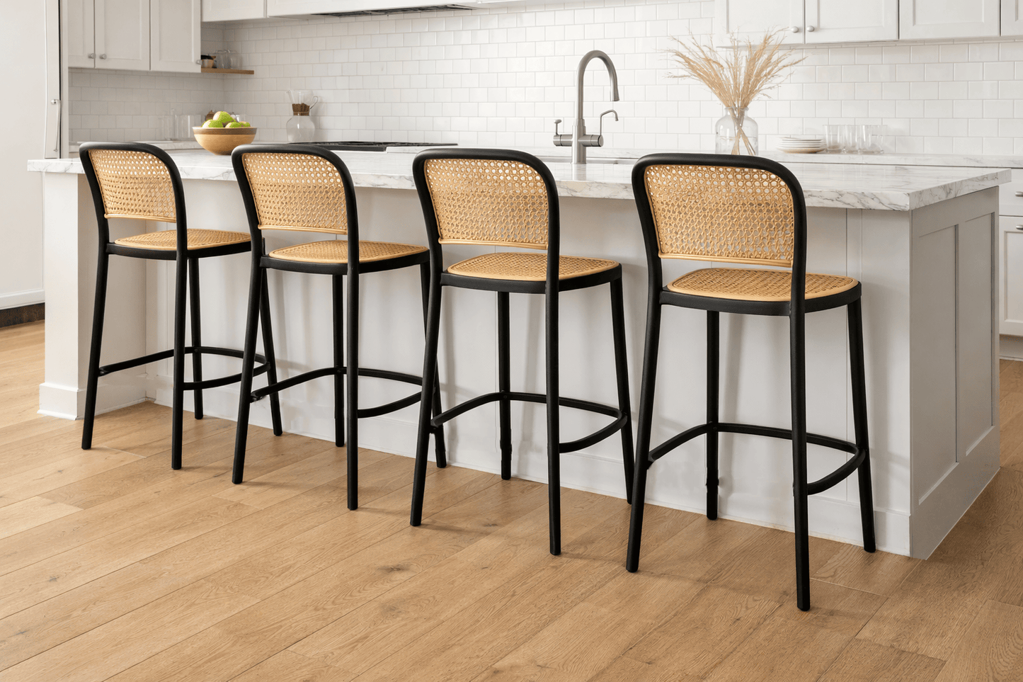 Taburete Delta Lombardia Piso De Bar O Terraza 66cm Negro