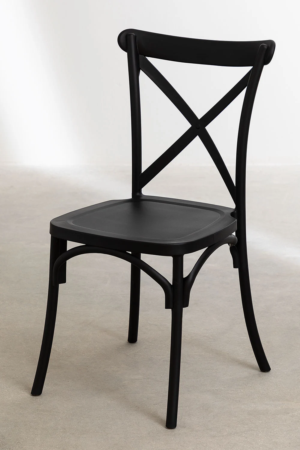 Combo Restaurante Mesa 60x60 y 4 Sillas Crossback Negras